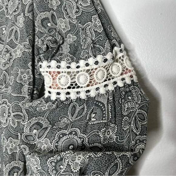 Anthropologie Black and White Floral Tunic - Picture 8 of 8